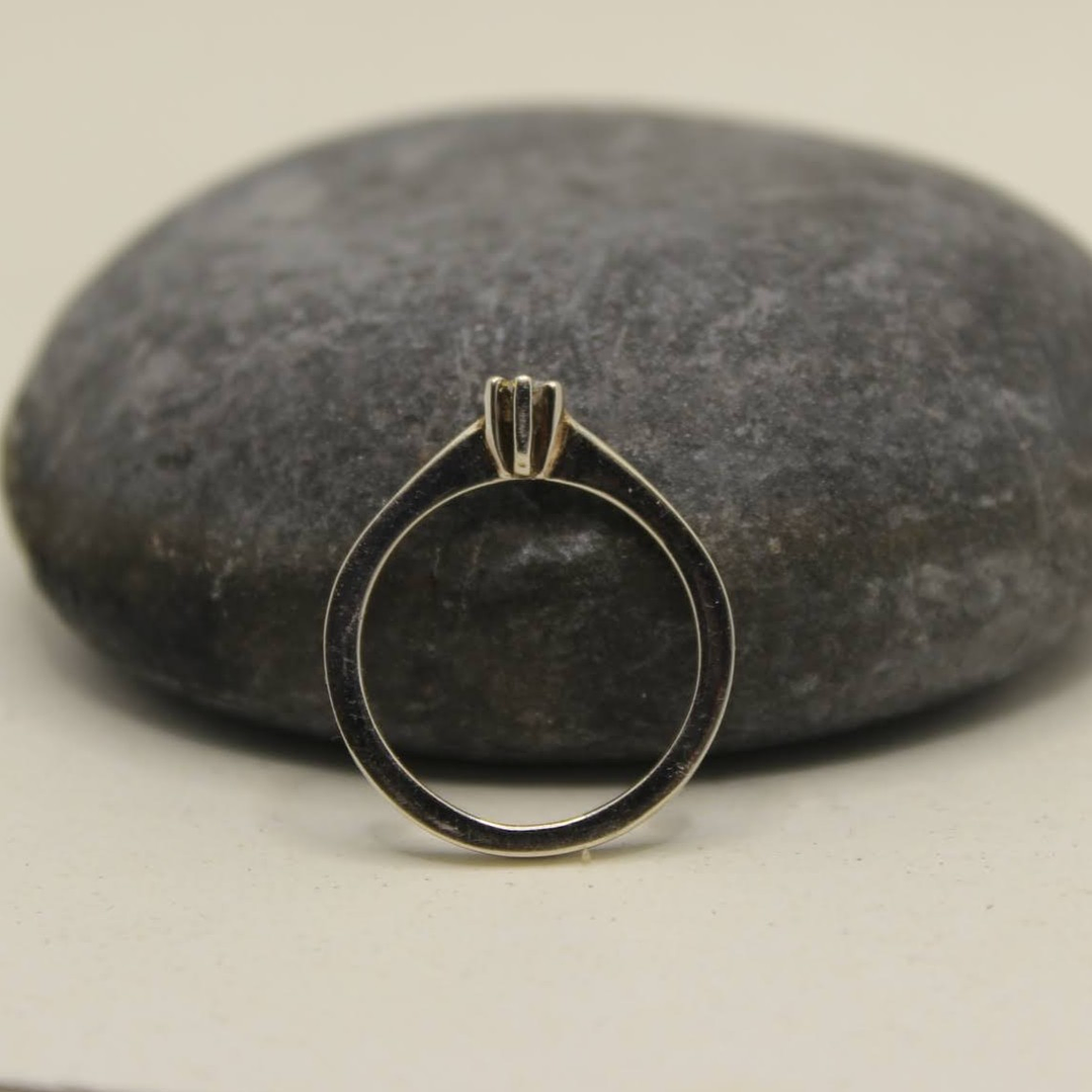 Anillo solitario tipo princesa, plata pladio diamante natural 2