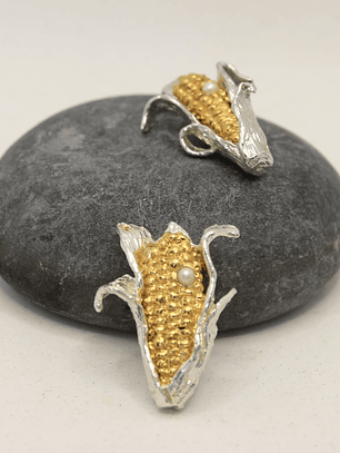 Aretes grandes maíz  perla enchape en oro d