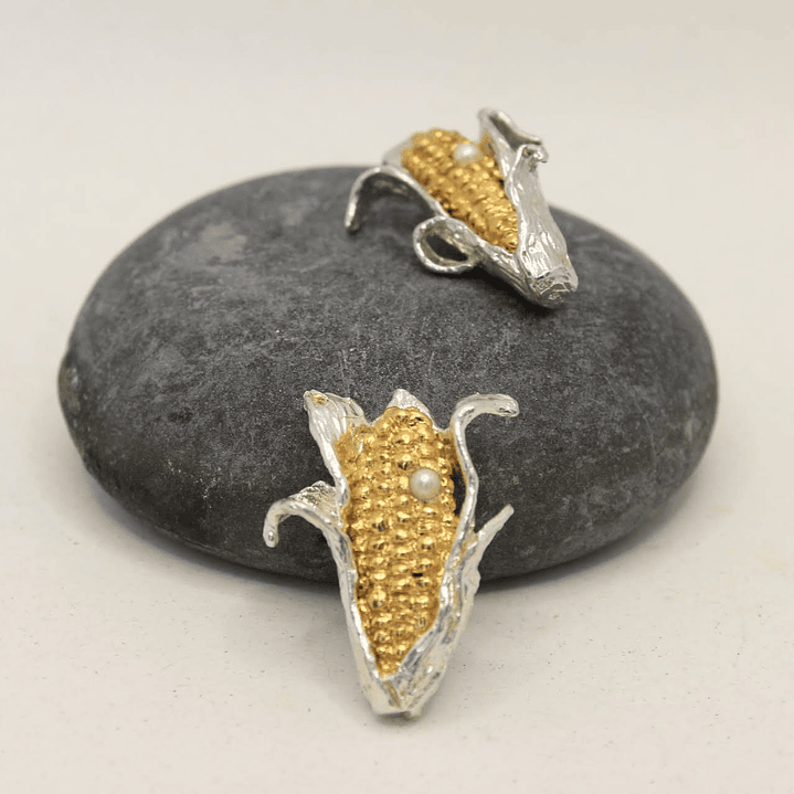 Aretes grandes maíz  perla enchape en oro d 2