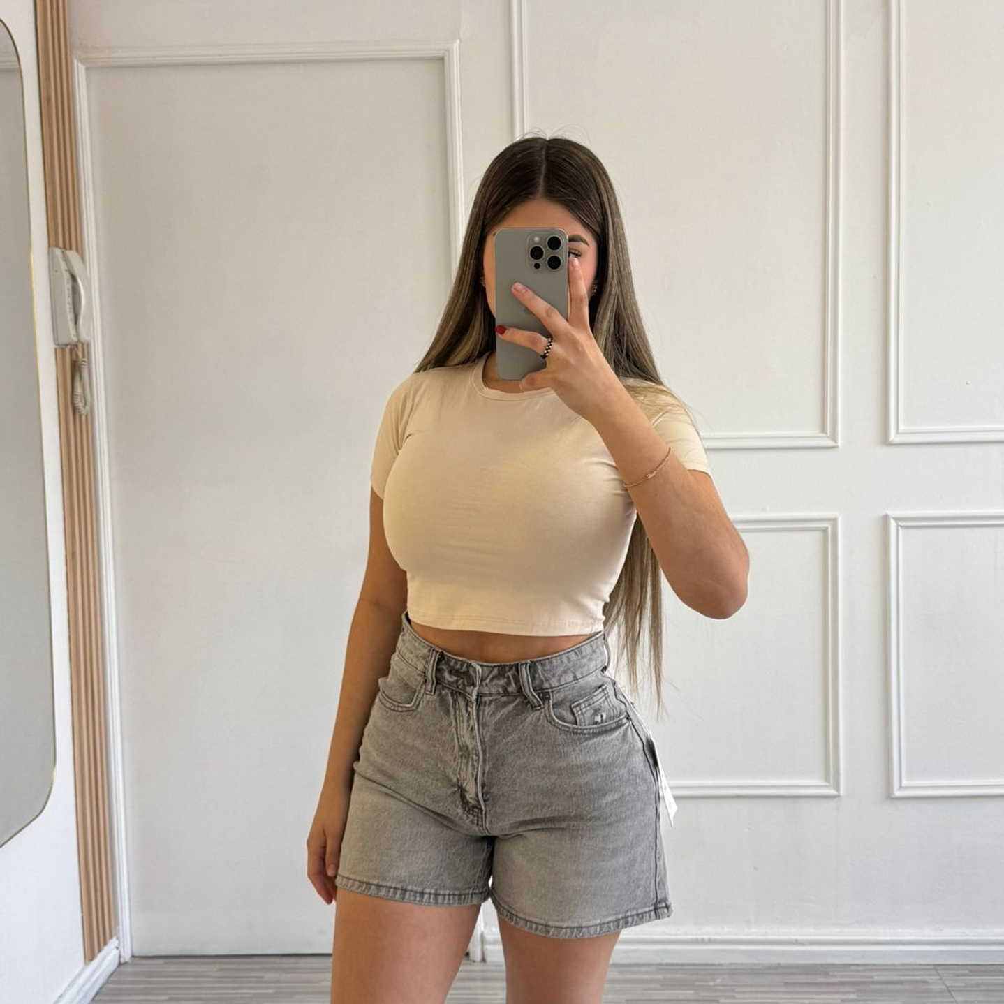 Short Europeo gris con bolsillo brillos A3322 5