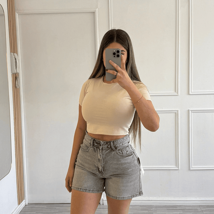 Short Europeo gris con bolsillo brillos A3322 5