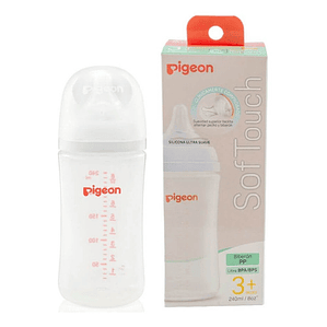 Mamadera Plastica 240ml Pigeon Softouch  