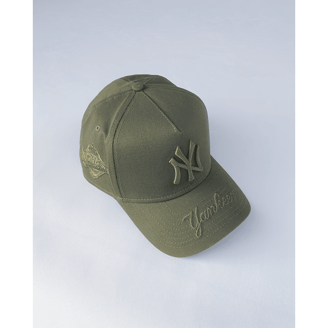 Gorra New York Yankees MLB Verde Militar 9Forty A-Frame