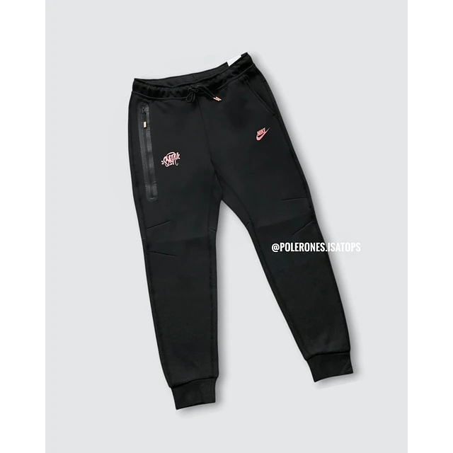 Pantalones Modelo Syna x Tech 