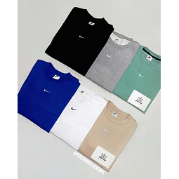 Crewneck Focus Center