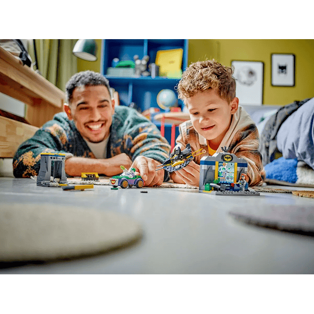 LEGO BATICUEVA CON BATMAN, BATGIRL Y THE JOKER 76272 7