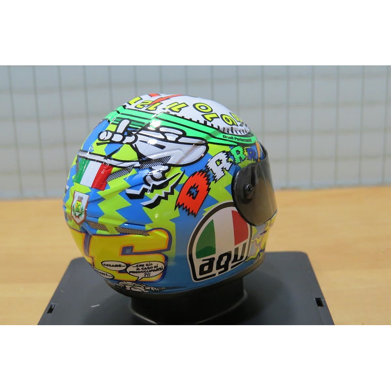 Casco AGV de Colección Valentino Rossi GP Misano 2010.  Escala 1:5 8
