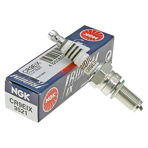 Bujía NGK Iridium CR9EIX. (Reemplaza a NGK CR9E - Denso IU27)