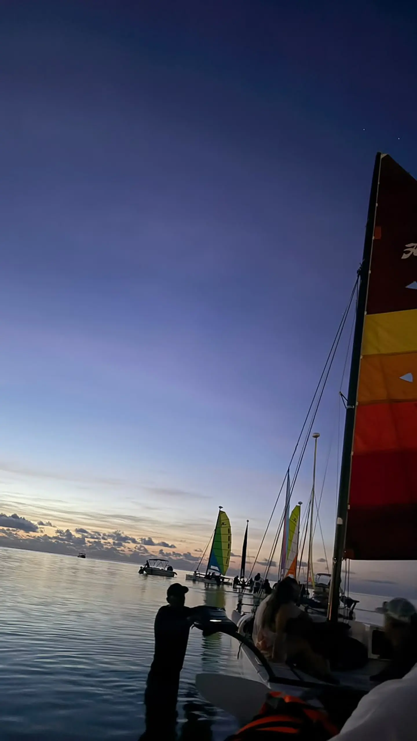 AMANECER EN VELERO  1