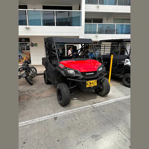 VUELTA A LA ISLA EN HONDA PIONEER 1000