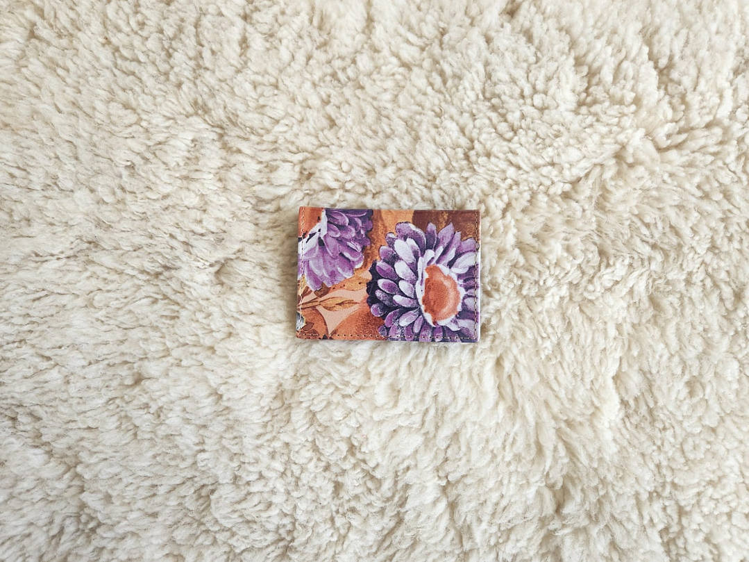 Tarjetero de Cuero con Estampado Floral 2