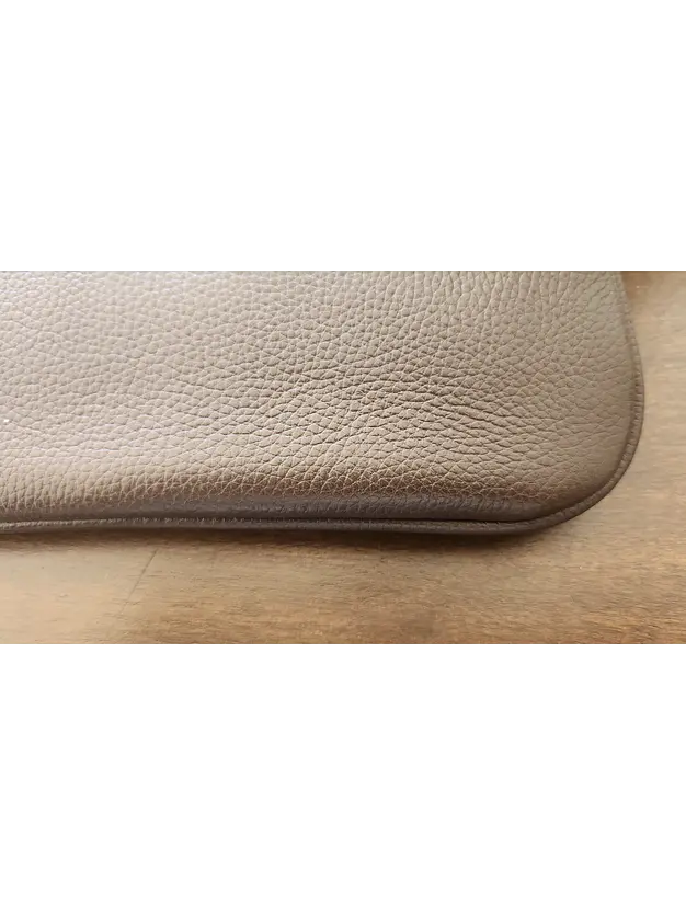 Clutch, cartera de mano Isolda Chocolate - Cuero LWG - Hecho a mano 4
