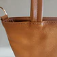 Tote Colibrí - Caramelo Cuero LWG - Hecho a mano - Miniatura 3