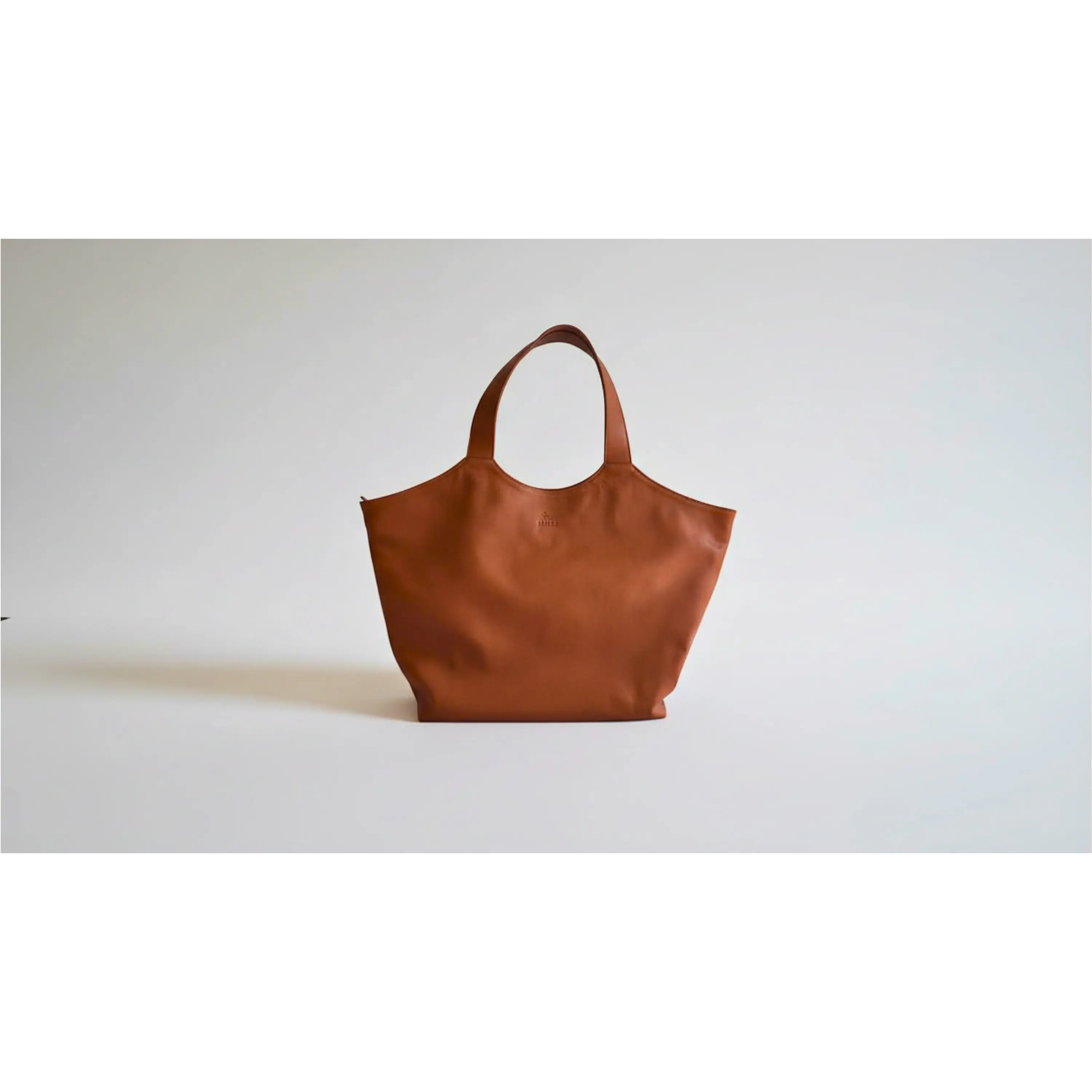 Shopper Isolda Color Caramelo - Extra Large - Cuero LWG - Hecho a mano 1