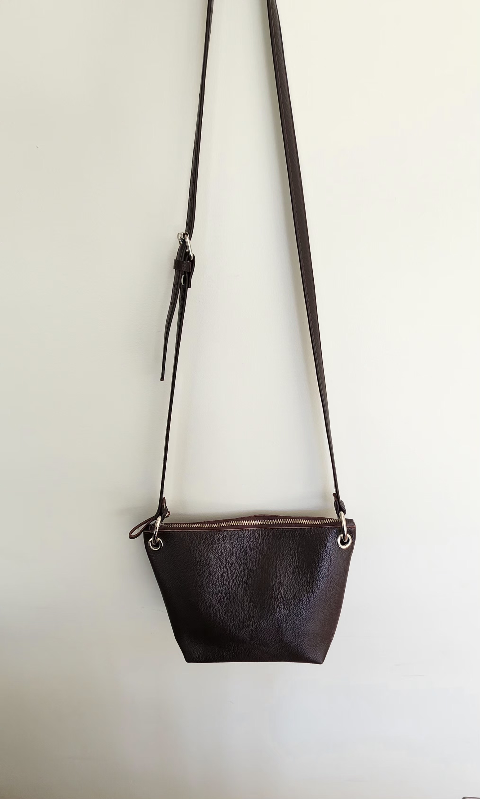 Cartera Colibrí - Color Chocolate - Cuero LWG - Hecho a mano 4