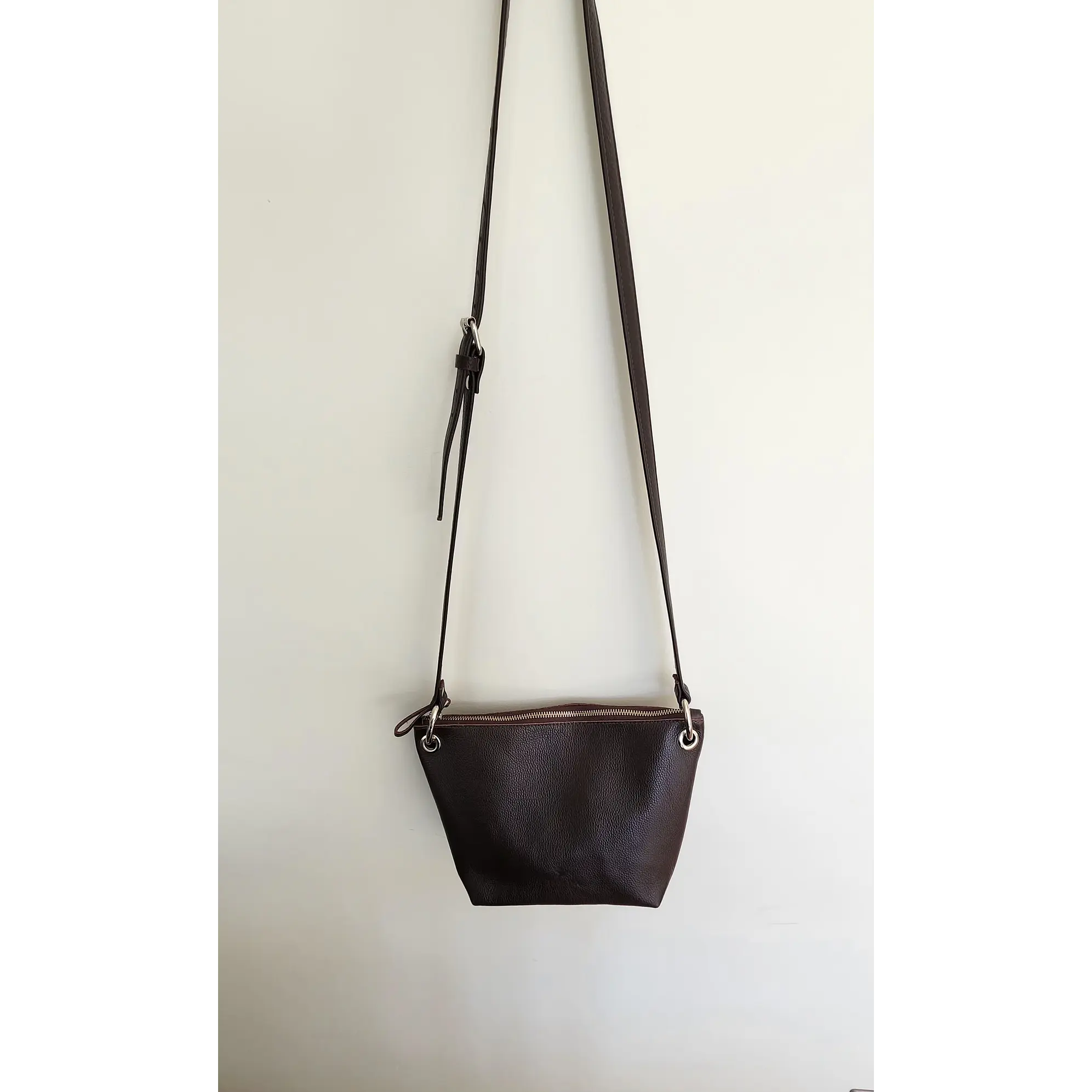 Cartera Isolda Chocolate - Cuero LWG - Hecho a mano 3
