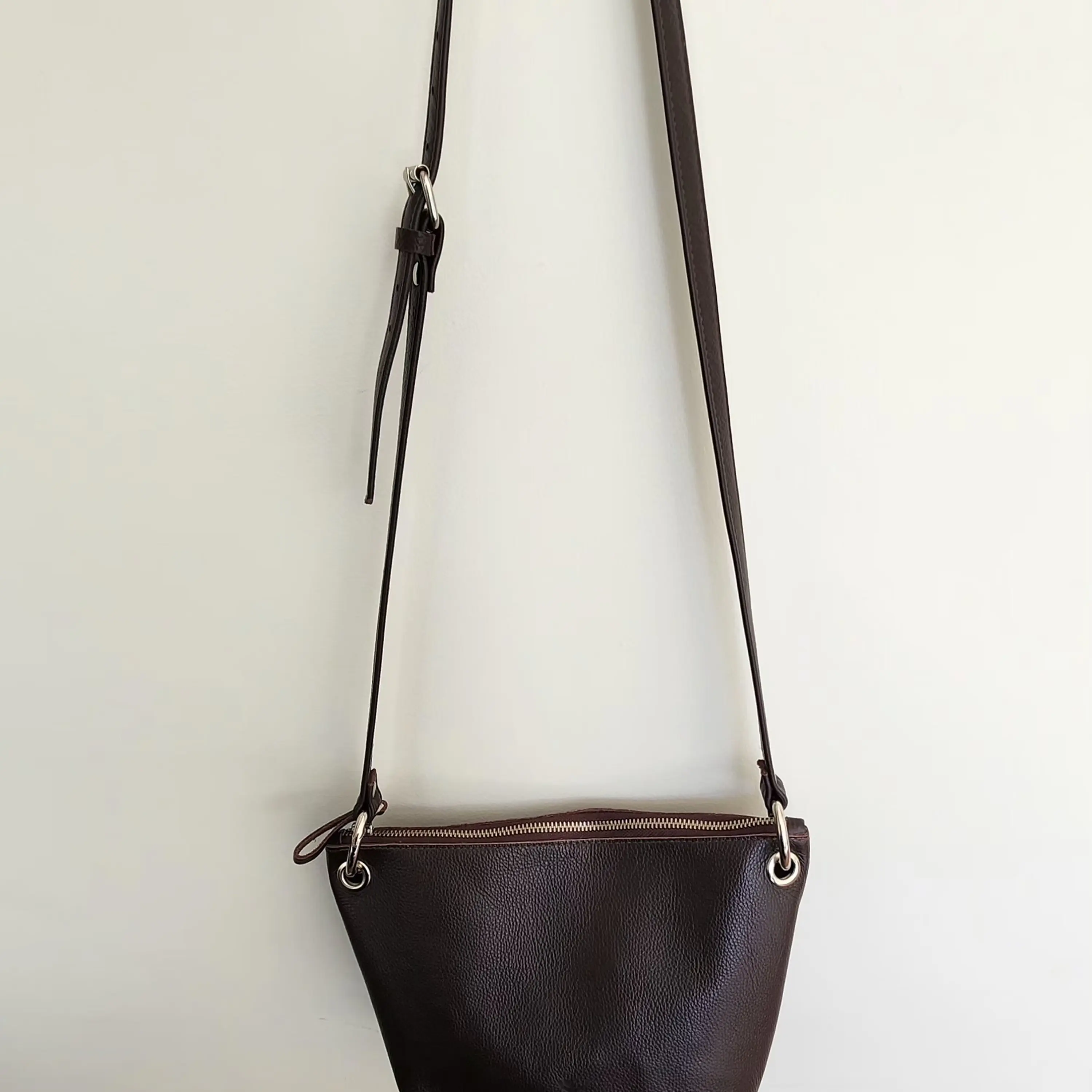 Cartera Isolda Chocolate - Cuero LWG - Hecho a mano 3