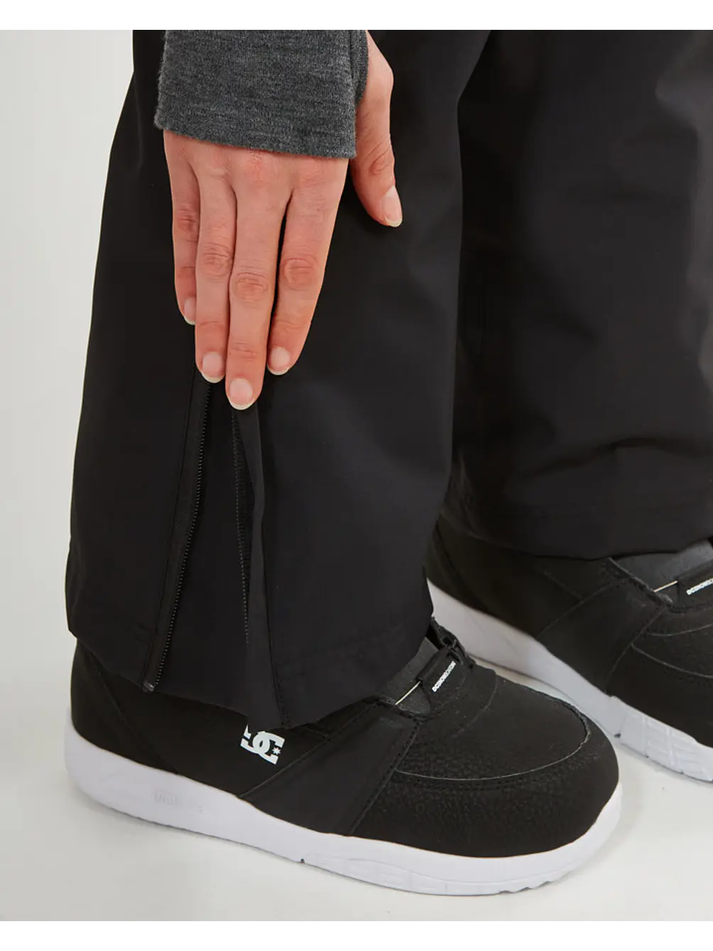 Pantalón Jardinera Harper II Pant BLK XTM  6