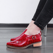 Zapato Cuero Milan Rojo textura