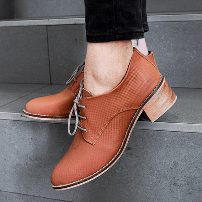 Zapato Liverpool Camel textura