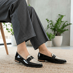 Mocasin Versalles Negro Charol Plata