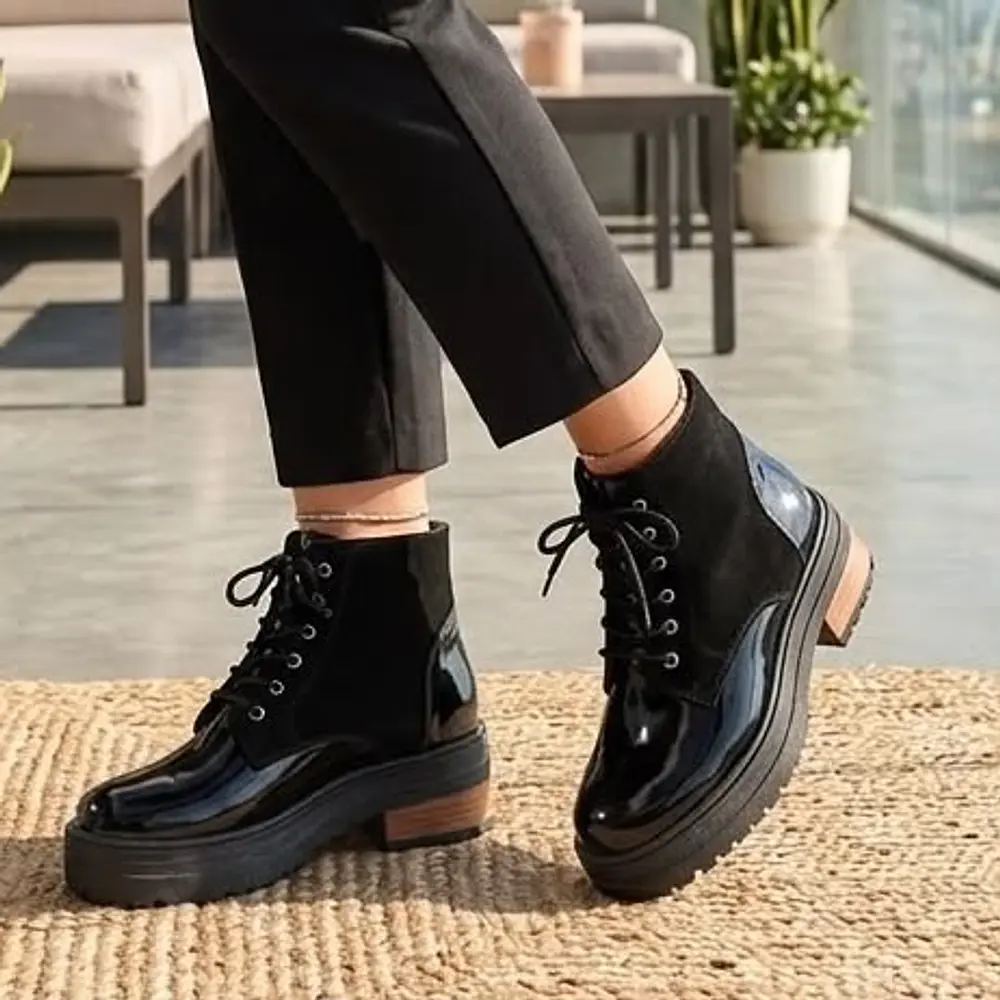 Botin Toronto Plataforma Negro Charol Gamuza 