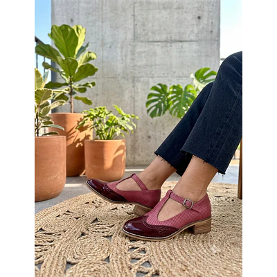 Zapato Malaga guinda textura  