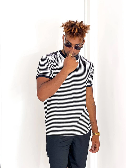 Raya remera rayada de hombre