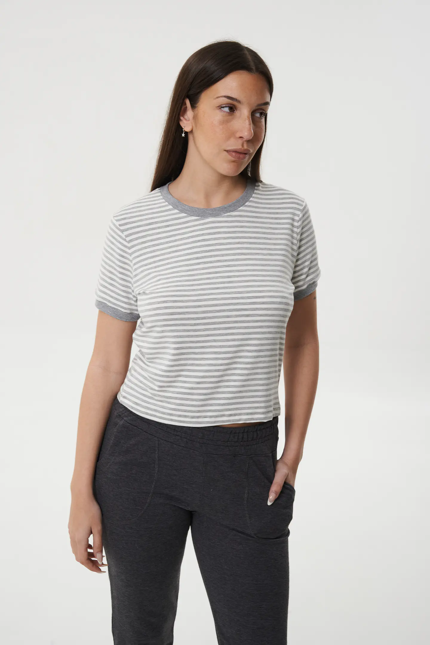 Visa remera rayada de mujer 1