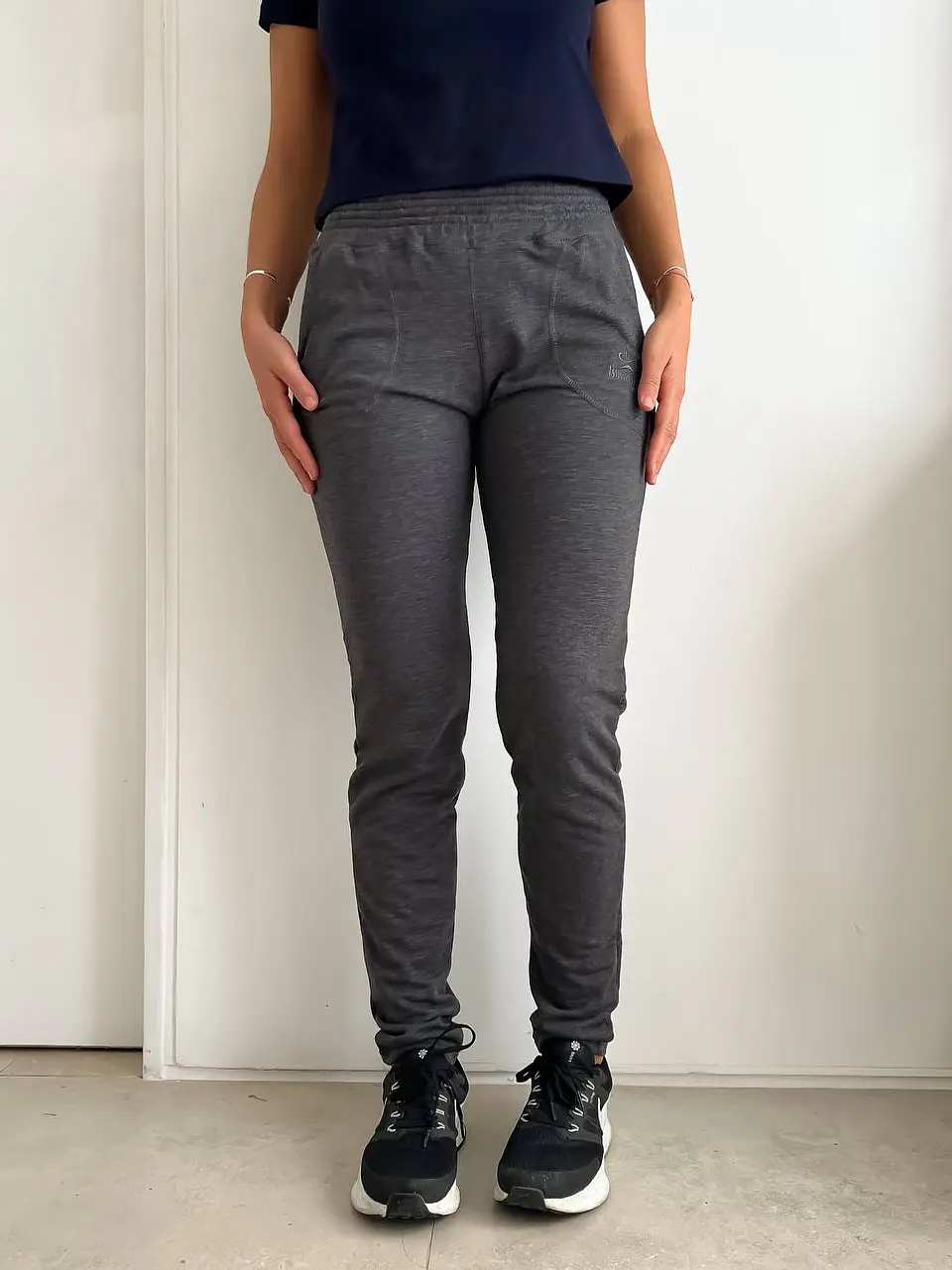 Frida pantalón chupín de mujer 14