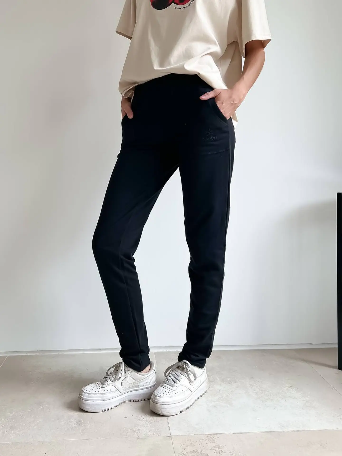 Frida pantalón chupín de mujer 19