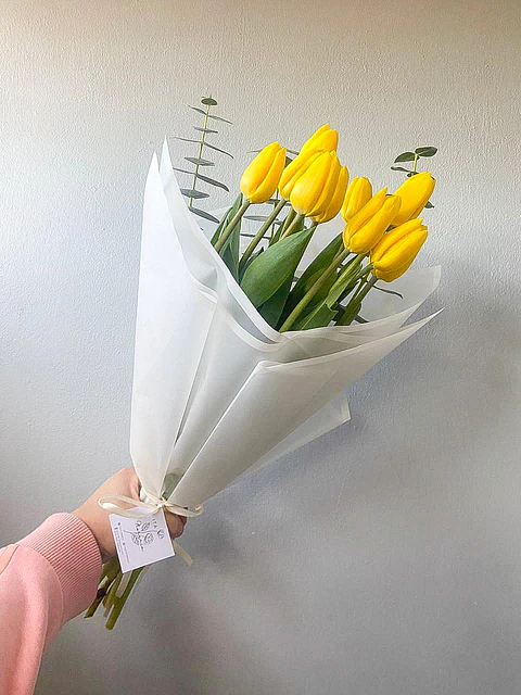Arreglo Tulipanes amarillo 10 varas