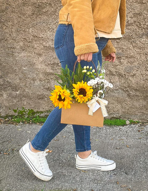 Arreglo carterita flores amarillas