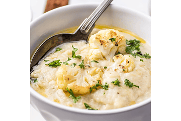 Sopa de coliflor con leche de coco