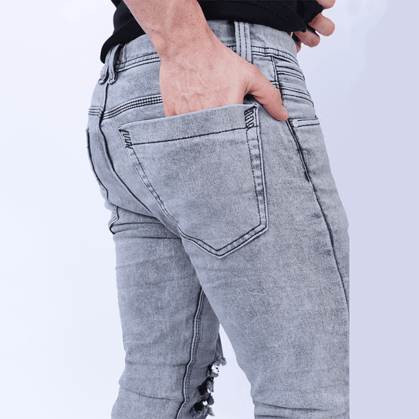Jeans jogger gris frosteado roto