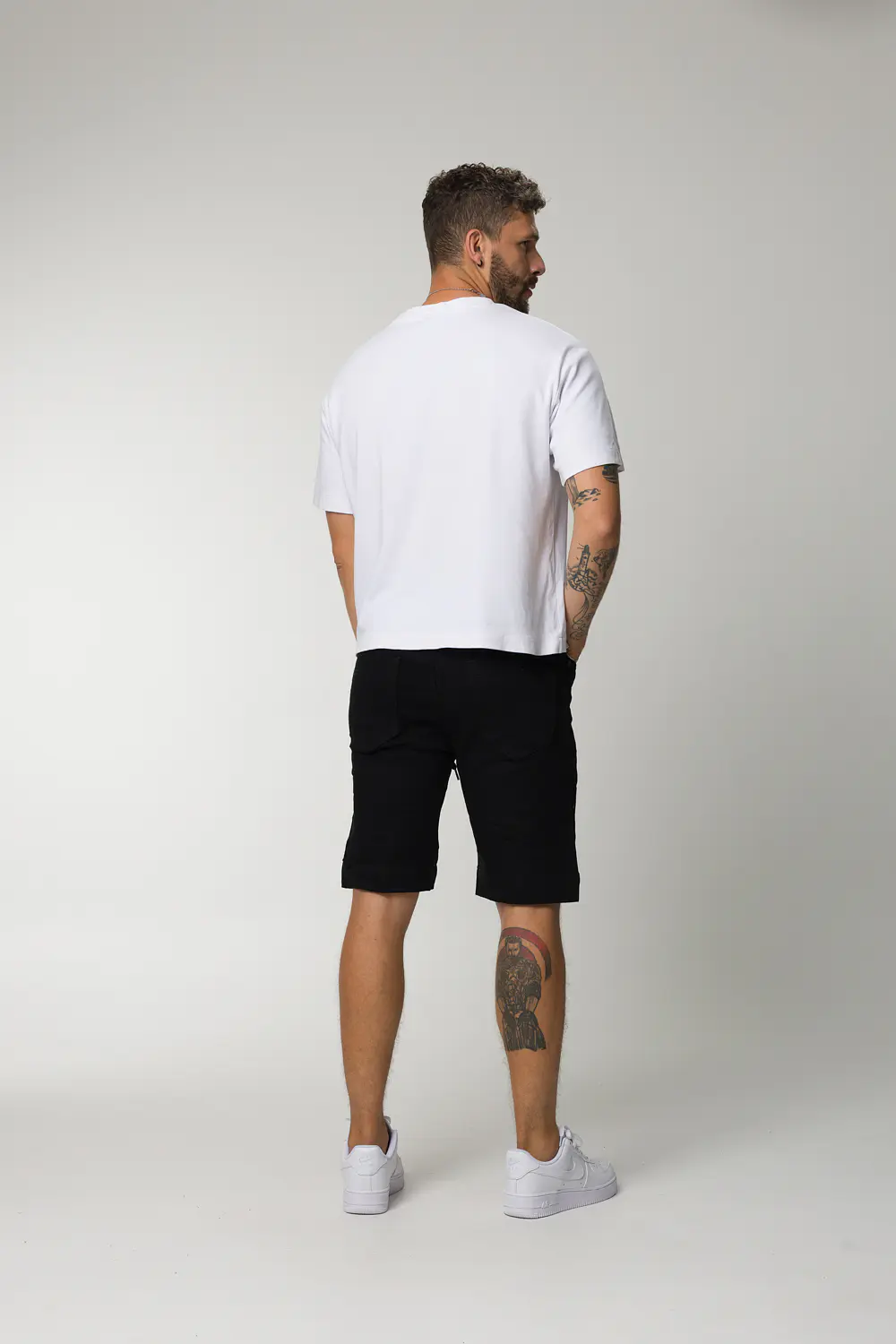 BERMUDA JOGGER TONO NEGRO 4