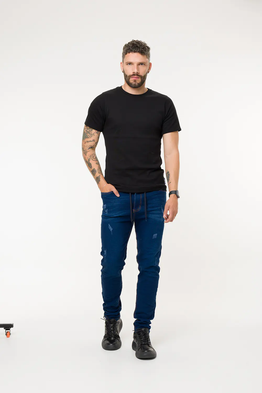 JOGGER TONO MAS QUE MEDIO 4