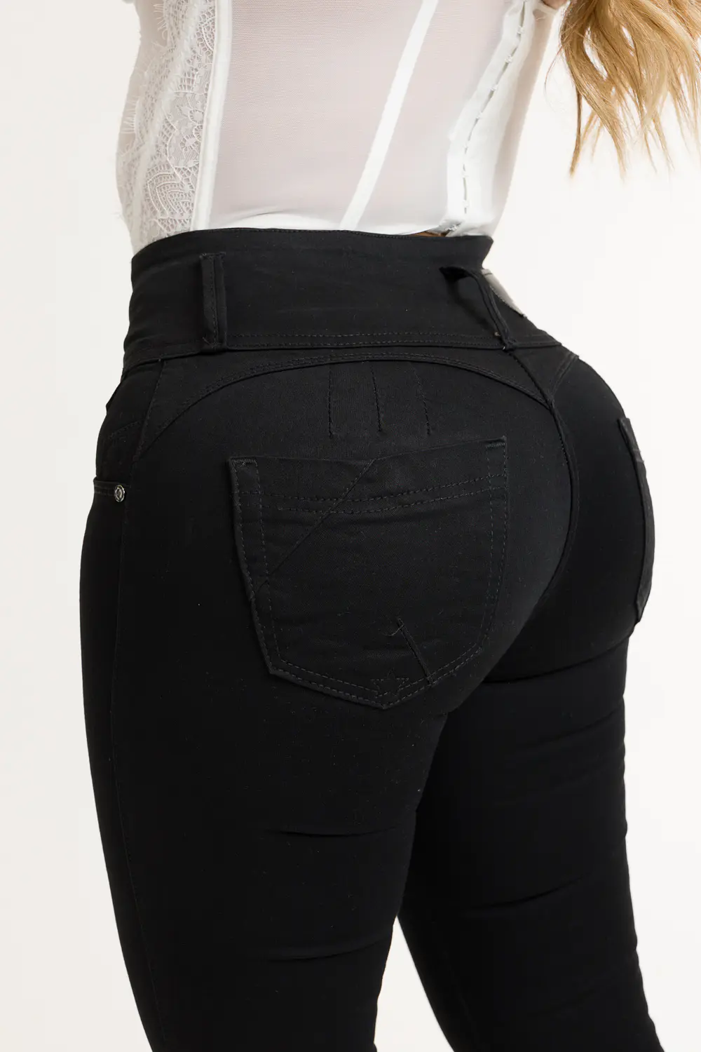PRETINA ANCHA CON BOLSILLO TONO NEGRO 4