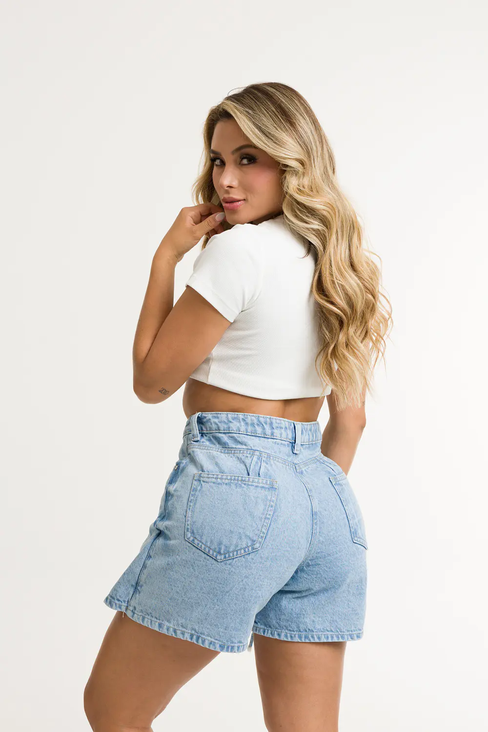 2023 FALDA SHORT TONO CLARO 5
