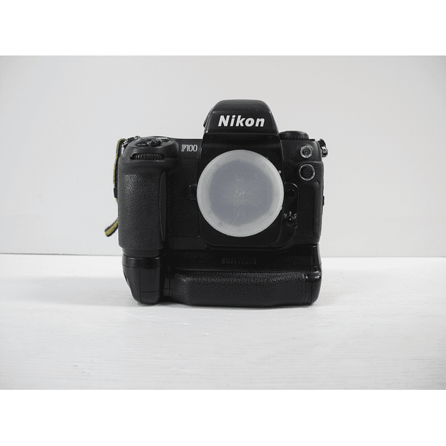  Nikon F100 35mm Corpo da câmera + punho estado excelente conforme fotos