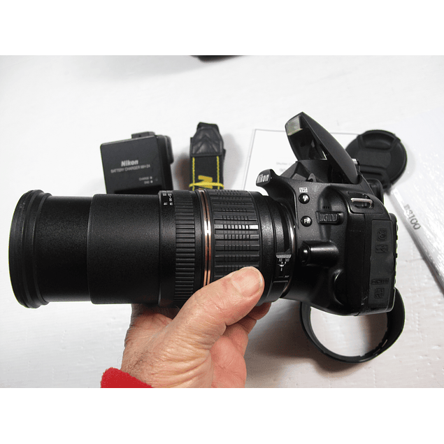 Nikon D3100 + 18-200mm só 8 mil disparos igual a nova-Ver descrição