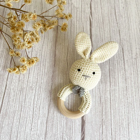 Mordedor de Crochet Conejo Blanco