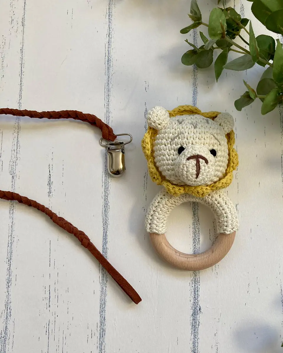 Mordedor de Crochet León 2