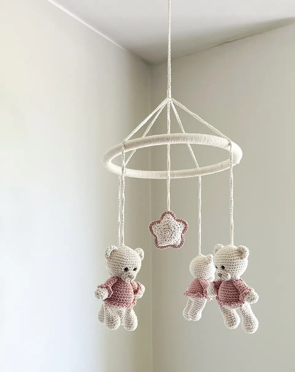 Móvil Ositas Crochet 3