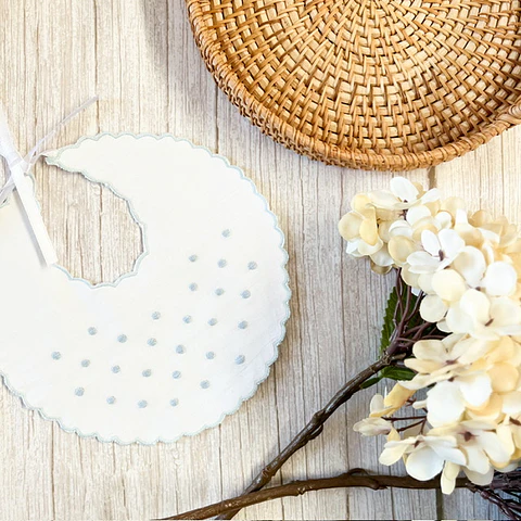 Babero Lunares  Celestes Bordados