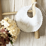 Babero Bordado Aurora