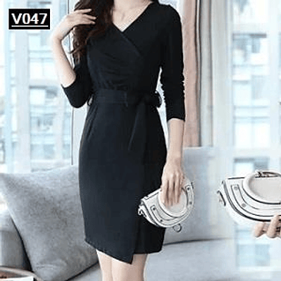 Vestido de moda cuello cruzado y cinturón