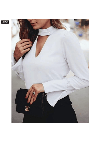 Blusa de moda con perlas en el cuello