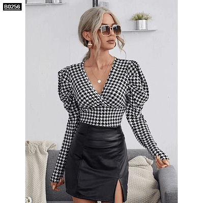 Blusa de moda corte imperio cruzada