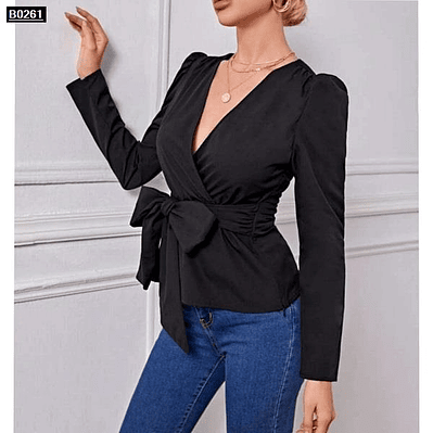 Blusa de moda con cinturón y moño